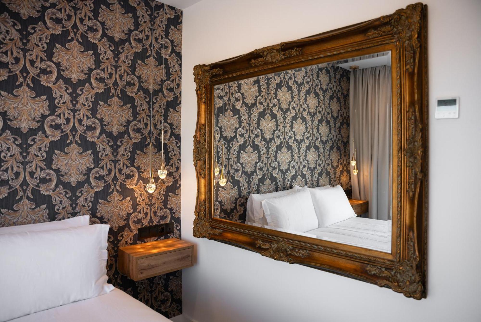 The Orange House Boutique Hotel And Upstairs Rooftop Bar Center Of La Cala De Mijas 100M From The Beach Exterior photo