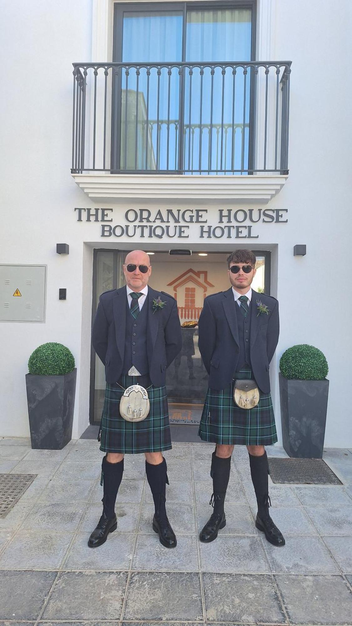 The Orange House Boutique Hotel And Upstairs Rooftop Bar Center Of La Cala De Mijas 100M From The Beach Exterior photo